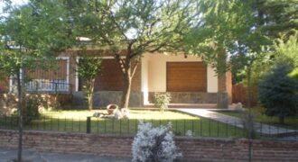 Cod.06 – Se alquila casa en el mejor barrio de Mina Clavero