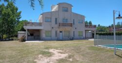 Cod 46. Complejo de  tres departamentos con pileta en Barrio San Sebastián de Mina Clavero