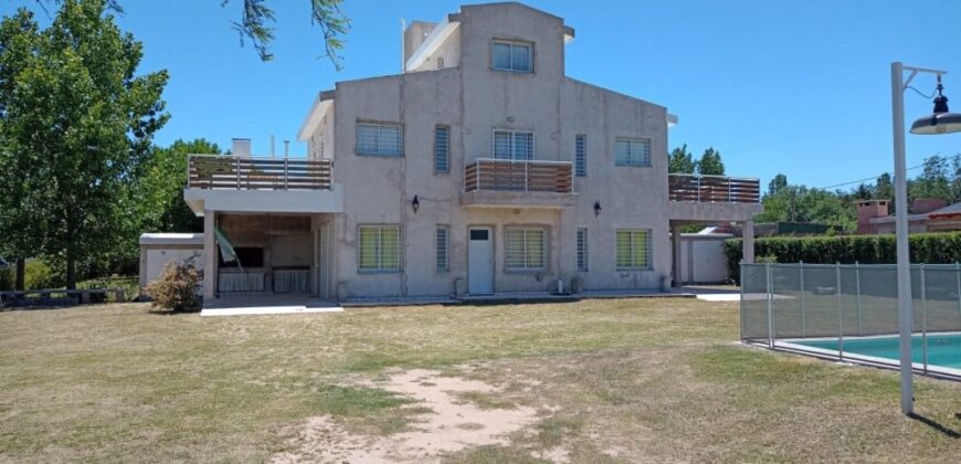 Cod 46. Complejo de  tres departamentos con pileta en Barrio San Sebastián de Mina Clavero