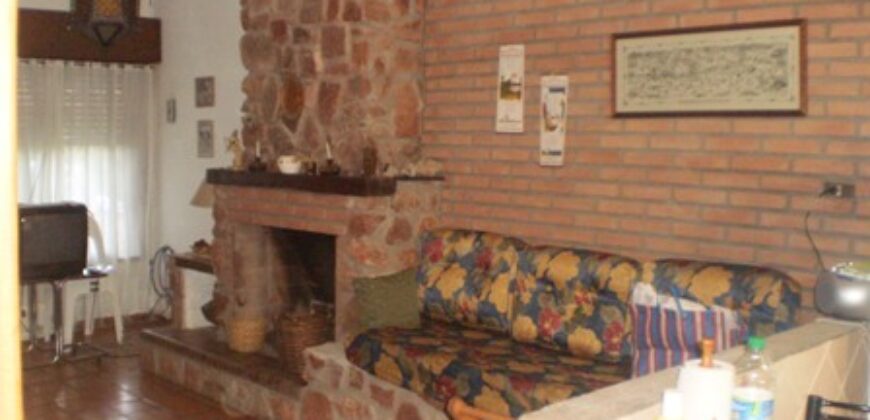 Cod.06 – Se alquila casa en el mejor barrio de Mina Clavero