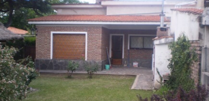 Cod.06 – Se alquila casa en el mejor barrio de Mina Clavero