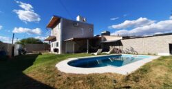 Cod-34 “Casa nueva con pileta y frente al Río en Mina Clavero ”