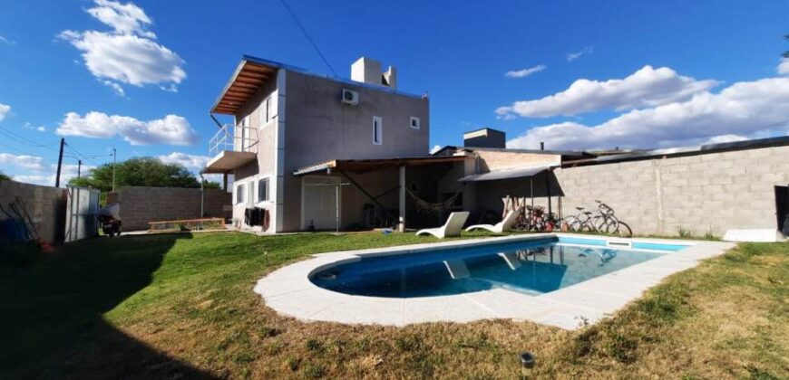 Cod-34 “Casa nueva con pileta y frente al Río en Mina Clavero ”