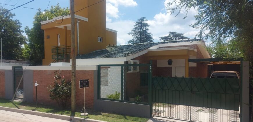 Cod 15 Casa más Dpto con inmejorable ubicación en Mina Clavero.