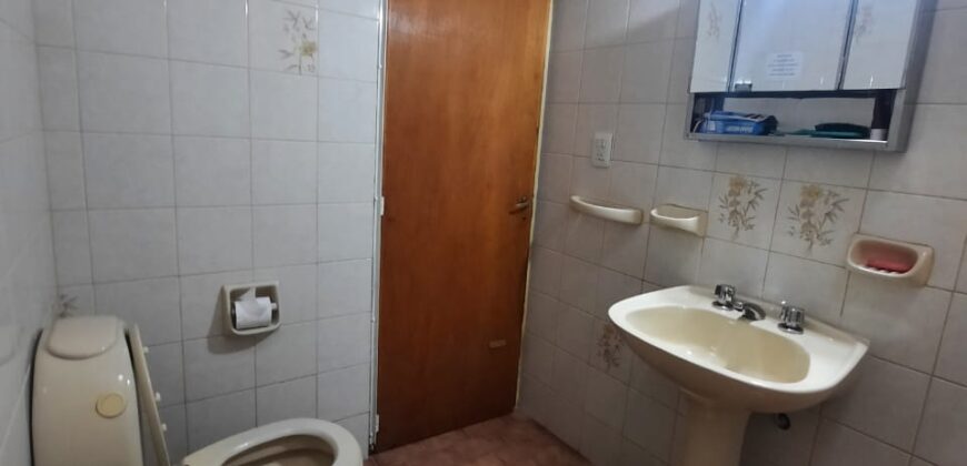 Cod 14 Casa y departamento con excelente ubicación en Mina Clavero.