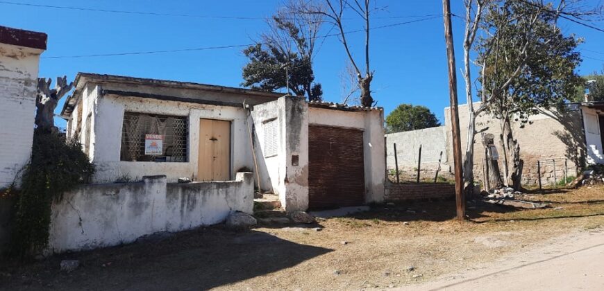 Cod- 27 – Terreno con casa a reciclar a metros de Rio en Mina Clavero.
