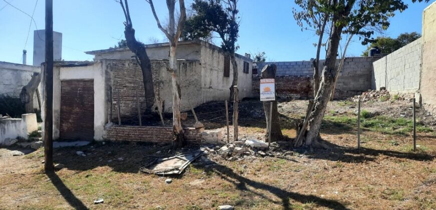 Cod- 27 – Terreno con casa a reciclar a metros de Rio en Mina Clavero.