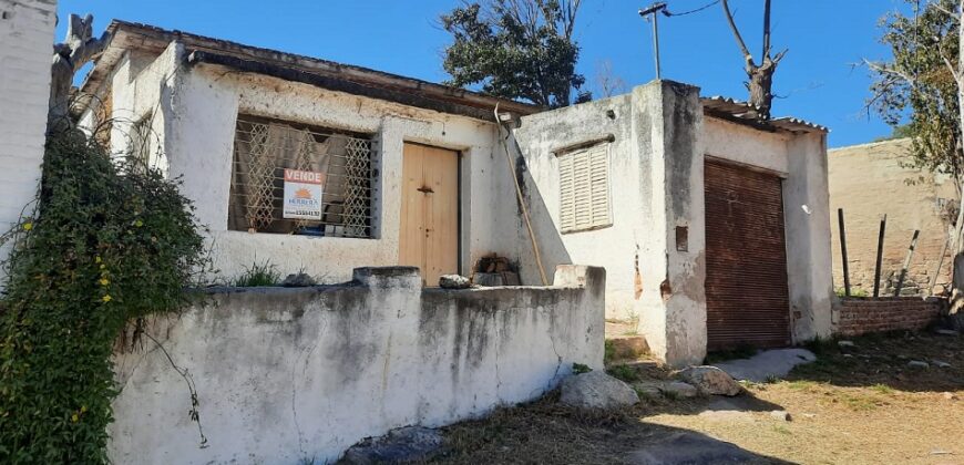 Cod- 27 – Terreno con casa a reciclar a metros de Rio en Mina Clavero.