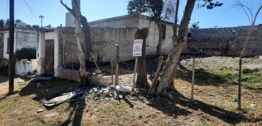 Cod- 27 – Terreno con casa a reciclar a metros de Rio en Mina Clavero.