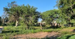 Cod- 114 – 1.5 hectáreas con mejoras, costa de Río  y excelente ubicación en Villa C. Brochero