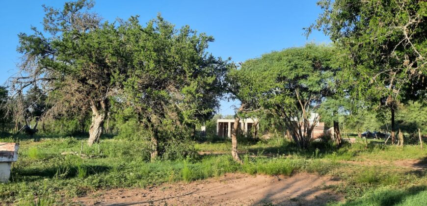 Cod- 114 – 1.5 hectáreas con mejoras, costa de Río  y excelente ubicación en Villa C. Brochero