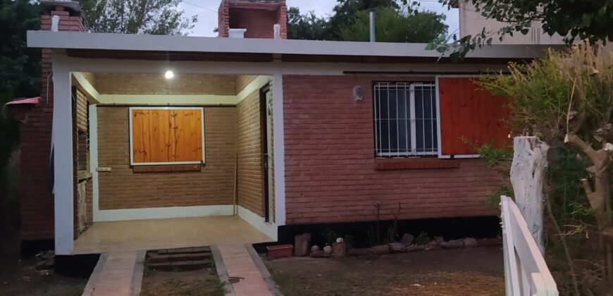 Cod 04 Casa más departamento independiente en Mina Clavero.