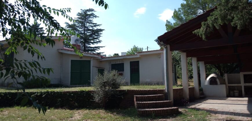 Cod 18- Casa de 4 dormitorios y 2 baños próxima al centro de Mina Clavero