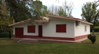 Cod- 17 Casa en la localidad de Nono con más de dos hectáreas de superficie parquizadas.
