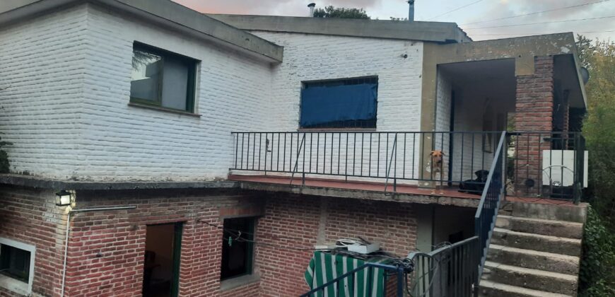 Cod 40  – Casa céntrica de dos plantas en Mina Clavero, Córdoba.