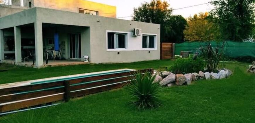 Cod- 44 – Hermosa Casa moderna con pileta en Villa Cura Brochero