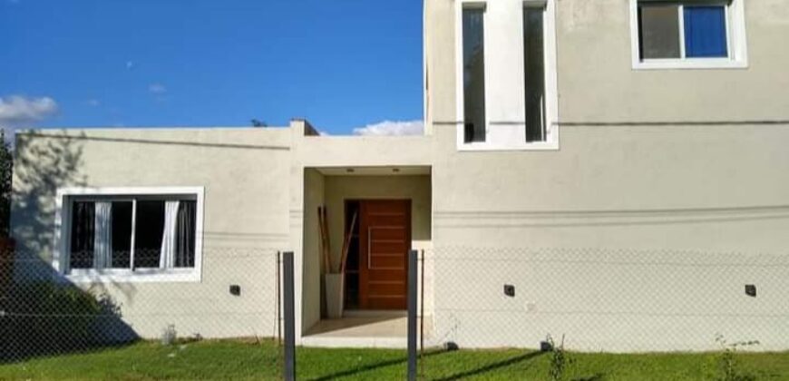 Cod- 44 – Hermosa Casa moderna con pileta en Villa Cura Brochero