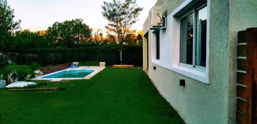 Cod- 44 – Hermosa Casa moderna con pileta en Villa Cura Brochero