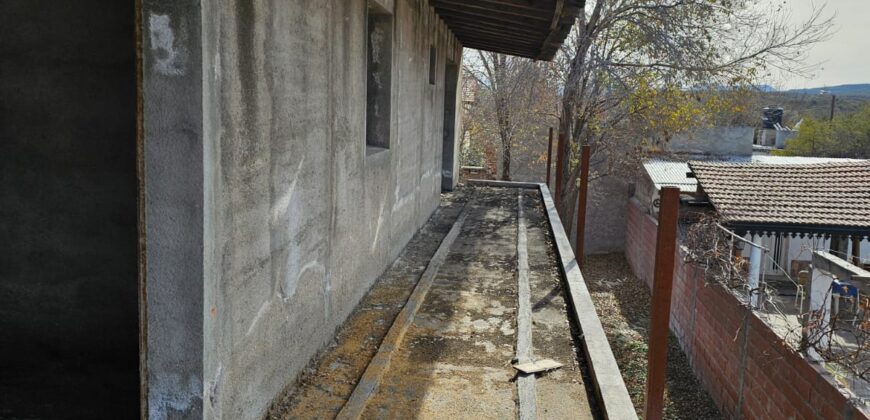 COD 41- CASA EN CONSTRUCCIÓN AVANZADA, MINA CLAVERO.