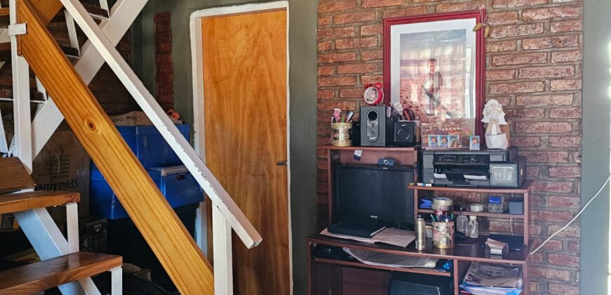 COD  45- CASA DE UN DORMITORIO CON POSIBILIDAD DE AMPLIAR EN 350 METROS DE LOTE EN MINA CLAVERO.