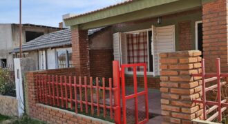 COD  45- CASA DE UN DORMITORIO CON POSIBILIDAD DE AMPLIAR EN 350 METROS DE LOTE EN MINA CLAVERO.