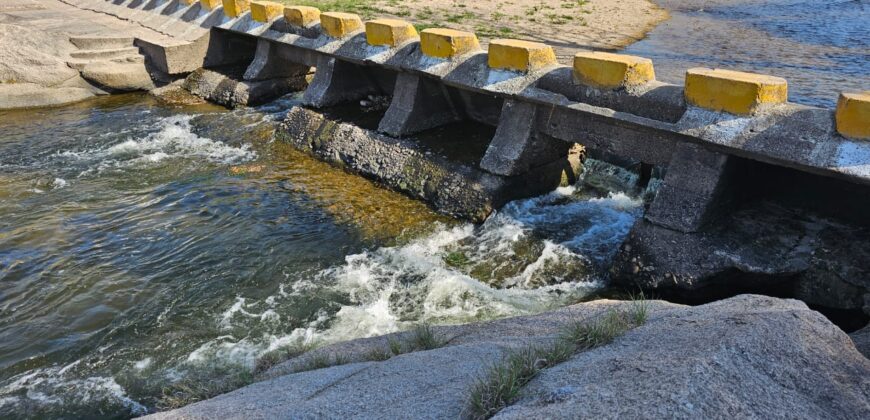 COD 112 – EXCELENTE PROPIEDAD CON ACCESO A RUTA Y RIO PANAHOLMA, CURA BROCHERO.