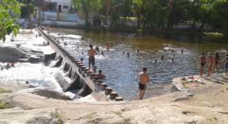 COD 112 – EXCELENTE PROPIEDAD CON ACCESO A RUTA Y RIO PANAHOLMA, CURA BROCHERO.