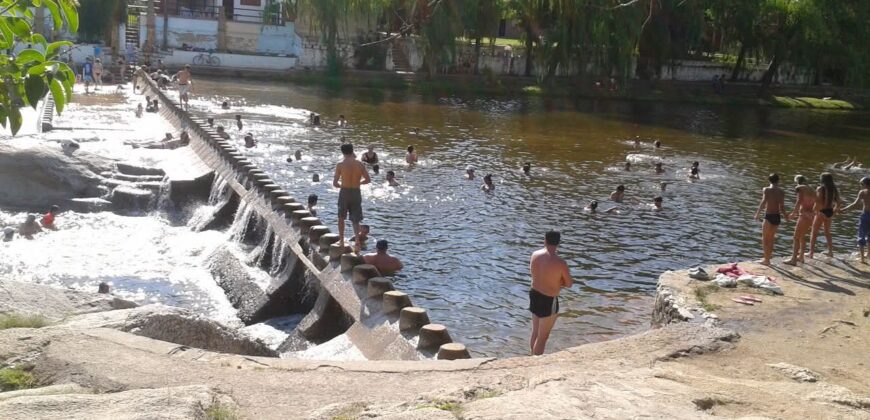 COD 112 – EXCELENTE PROPIEDAD CON ACCESO A RUTA Y RIO PANAHOLMA, CURA BROCHERO.