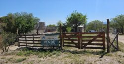 COD  86-  Propiedad con Potencial: Casa y Departamento en 2 Lotes en Cañada Larga.