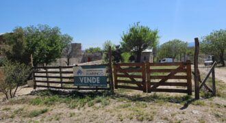 COD  86-  Propiedad con Potencial: Casa y Departamento en 2 Lotes en Cañada Larga.