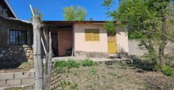 COD  86-  Propiedad con Potencial: Casa y Departamento en 2 Lotes en Cañada Larga.