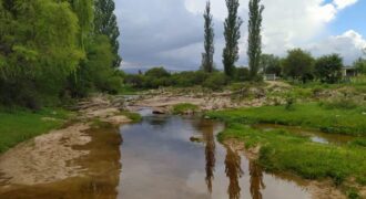 617 Casa con hermoso terreno de 4000 m2 en la tranquilidad de la localidad de San Lorenzo.