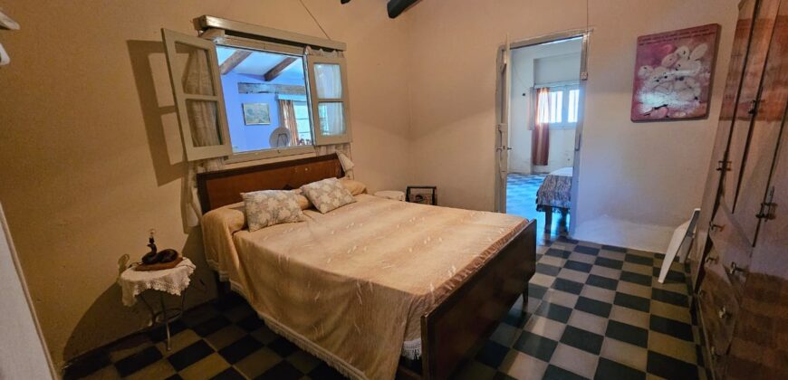 Cod 215-Venta de casa + departamentos con ubicación estratégica en Los Hornillos, Córdoba.