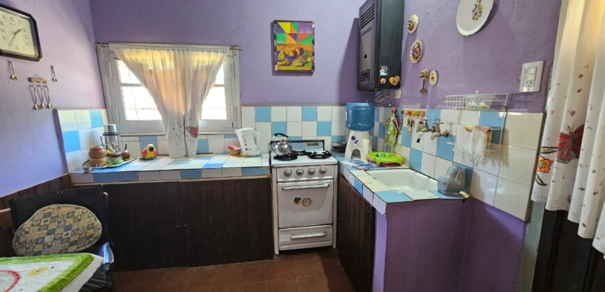 Cod 215-Venta de casa + departamentos con ubicación estratégica en Los Hornillos, Córdoba.