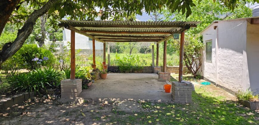 Cod 215-Venta de casa + departamentos con ubicación estratégica en Los Hornillos, Córdoba.
