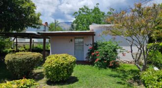 Cod 215-Venta de casa + departamentos con ubicación estratégica en Los Hornillos, Córdoba.