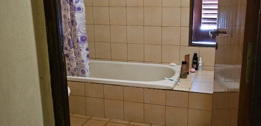 Cod 751 – Propiedad en Venta en Mina Clavero – Casa de 3 Dormitorios con Amplios Espacios y Patio