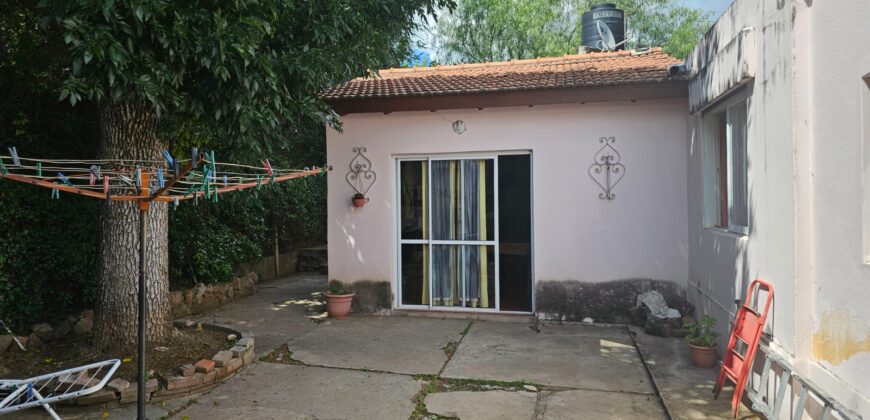 697- Casa esquina sobre Av. San Martin,  Mina Clavero, Córdoba.